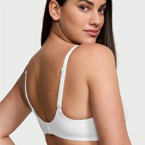 The T-Shirt Bra - Lightly Lined Wireless Bra - Picture 5 of 5